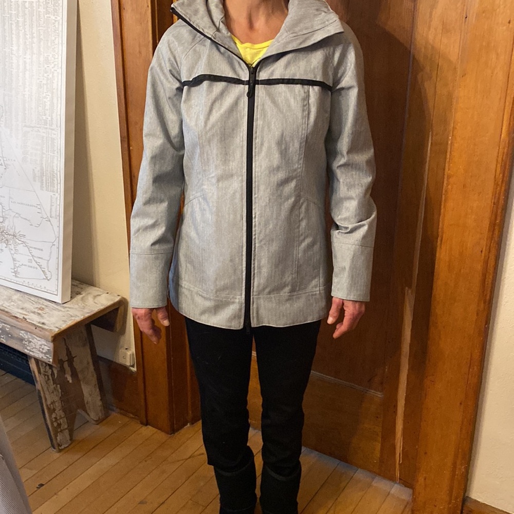 Mondetta light weight jacket